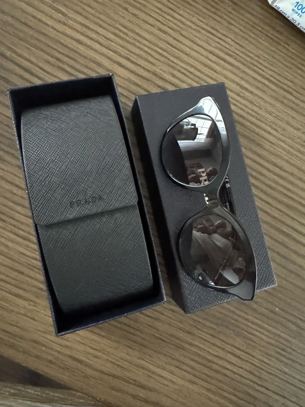 NWT PRADA CATEYE SUNGLASSES ❤️